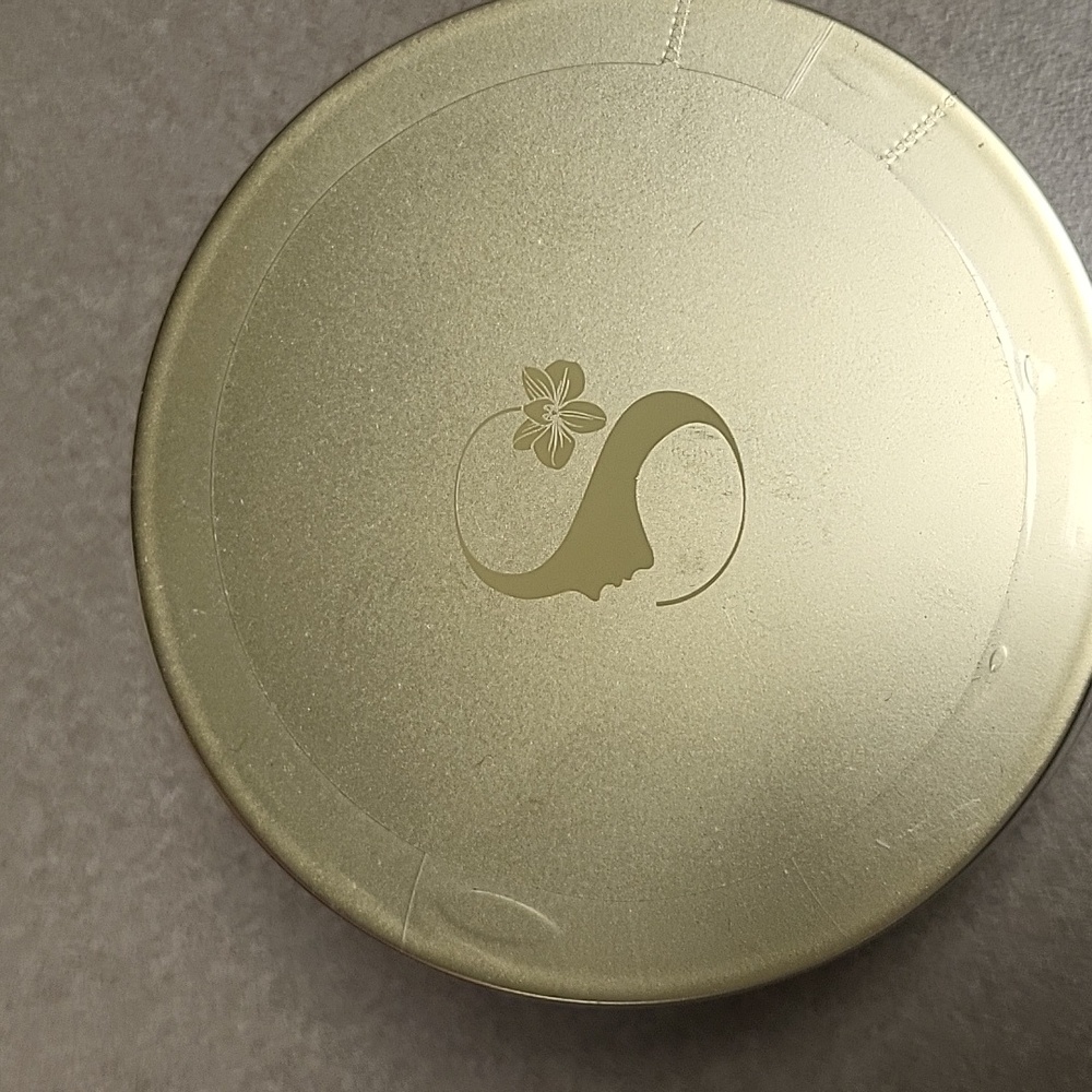 Senegence translucent loose powder